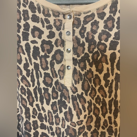 Splendid Leopard Print Button-Up Top - Picture 2 of 6